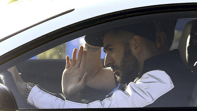 Seit dem Sex-Video-Skandal im Fokus: Real- und Frankreich-Stürmer Karim Benzema. Seit dem Sex-Video-Skandal im Fokus: Real- und Frankreich-Stürmer Karim Benzema.