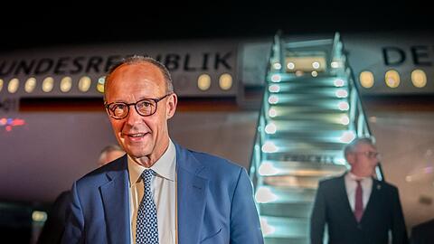 Kanzler Merz ist zu seinem 17-stündigen Antrittsbesuch in Washington gelandet.