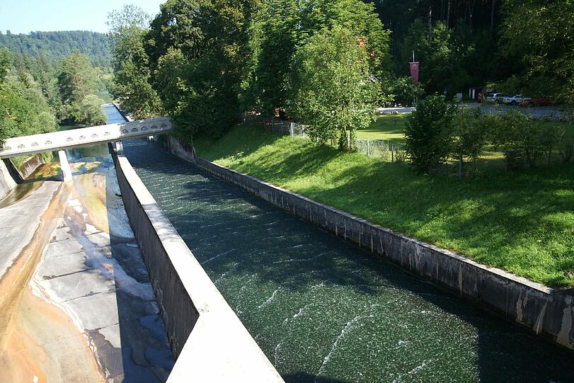 Eine Flußfahrt, die ist lustig! Die AZ hat sich auf einem Floß in die Isarfluten gestürzt. Bilder zum Genießen - Eine Floßfahrt in vielen Fotos. Viel Spaß beim Klicken!