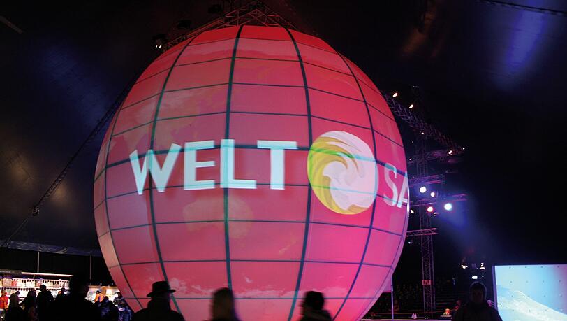 Der Weltsalon auf dem Tollwood. Der Weltsalon auf dem Tollwood.
