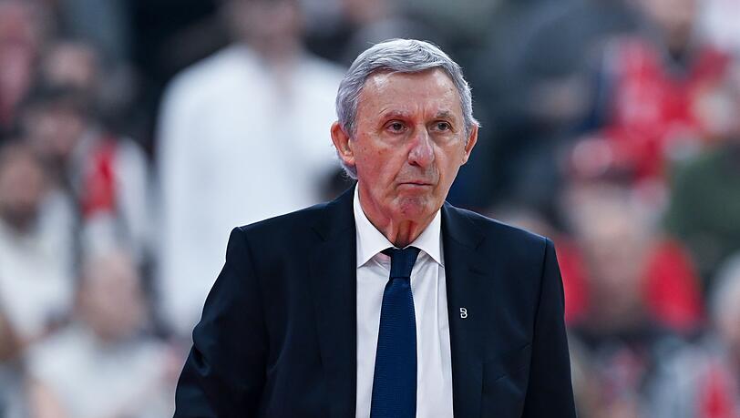 Svetislav Pesic kassierte mit Bayern bei seinem ehemaligen Team Barcelona eine deutliche Pleite. (Archivbild)