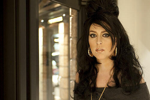 Plötzlich nicht mehr blond: AZ-Kolumnistin Kimberly Hoppe als Amy Winehouse