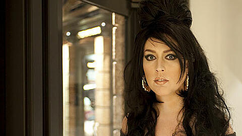 Plötzlich nicht mehr blond: AZ-Kolumnistin Kimberly Hoppe als Amy Winehouse