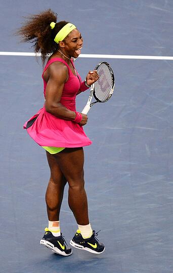 Serena Williams gewinnt gegen die Italienerin Sara Errani mit 6:1, 6:2 und zieht ins Finale der US Open in New York ein. Dort trifft sie auf Wiktoria Asarenka
