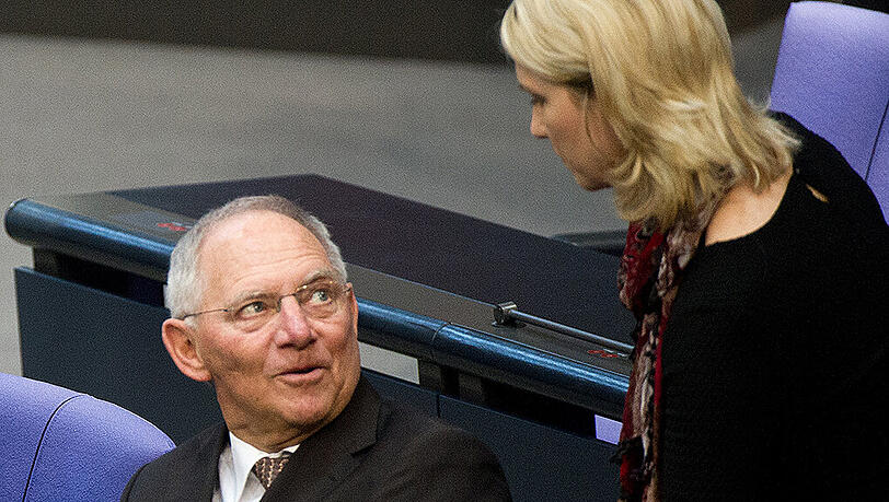 Finanzminister Schäuble erteilt Familienministerin Schwesig eine Absage. Finanzminister Schäuble erteilt Familienministerin Schwesig eine Absage.