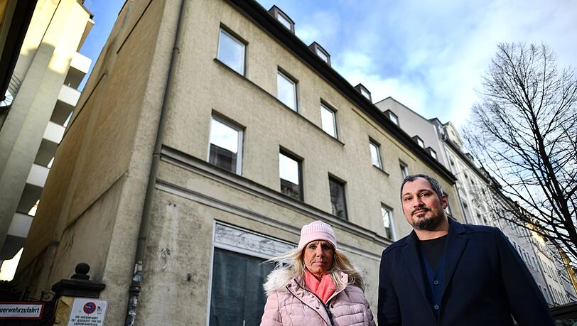 Kämpfen um ihre Wohnung: Heike K. und Sühel S. vor dem Haus aus der St.-Paul-Straße. Kämpfen um ihre Wohnung: Heike K. und Sühel S. vor dem Haus aus der St.-Paul-Straße.
