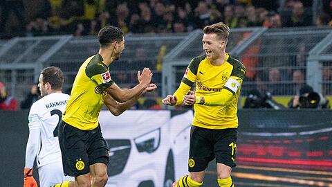 Die Dortmunder um Achraf Hakimi (l) und Marco Reus feierten einen ungefährdeten Heimsieg.