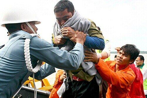 In Indonesien kommt es immer wieder zu schweren Fährunglücken: Auch im Oktober 2007 ertranken zahlreiche Menschen.
