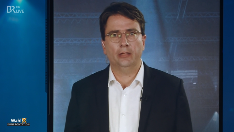 Florian von Brunn (SPD) war als einziger Kandidat nicht im TV-Studio, sondern per Videoschalte dabei.