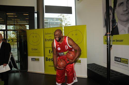 FC Bayern-Center Darius Hall ist als Brecher unter dem Korb und Spaßvogel wichtig. Derzeit ist er allerdings am Knie verletzt.