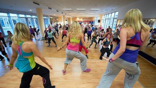 Zumba, der neue Trend beim Tanzen. Zumba, der neue Trend beim Tanzen.