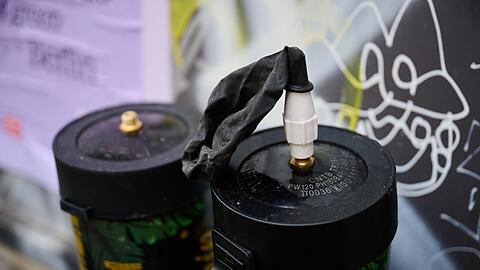 Lachgas ist besonders bei Jugendlichen beliebt. (Archivbild)