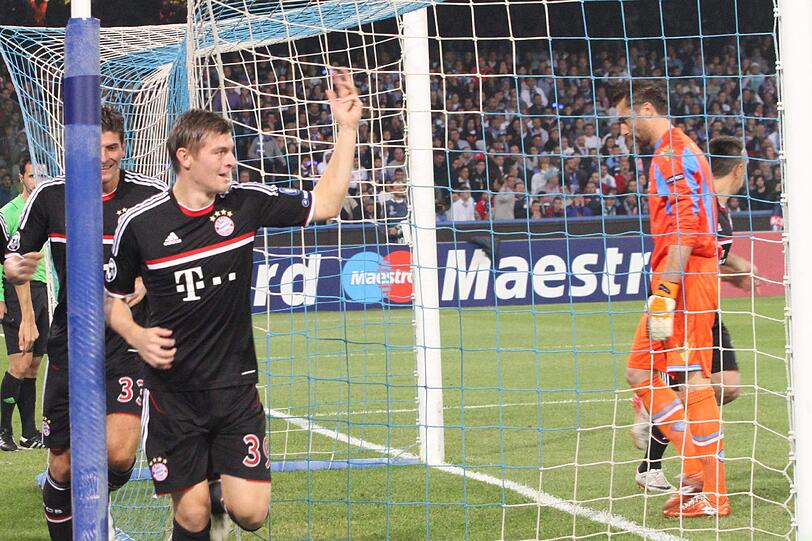 Sin Blitztor nach 99 Sekunden brachte die Bayern gegen Neapel in Führung: Toni Kroos.