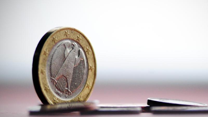 Zum Jahresende dämpften vor allem etwas günstigere Energie- und Kraftstoffpreise die Inflation, während sich etwa Nahrungsmittel und Mieten spürbar verteuerten. Zum Jahresende dämpften vor allem etwas günstigere Energie- und Kraftstoffpreise die Inflation, während sich etwa Nahrungsmittel und Mieten spürbar verteuerten.