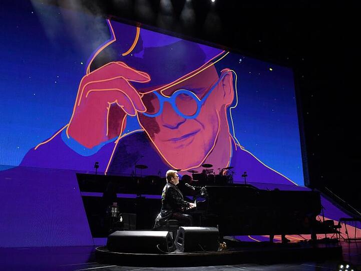 Elton John zeigte sein Können am Klavier.