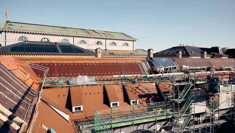 Blick in Richtung Nationaltheater: Das Muster auf der Dachfläche ist gut zu erkennen. Blick in Richtung Nationaltheater: Das Muster auf der Dachfläche ist gut zu erkennen.