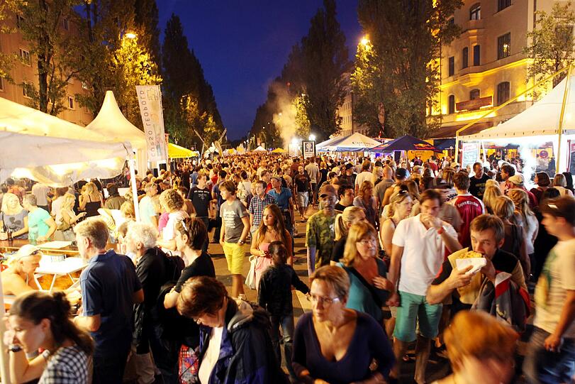 Rund 300.000 Menschen haben am Wochenende das Münchner Streetlife-Festival besucht. Bei sonnigem Wetter nahmen sie die für den Verkehr gesperrten Ludwig- und Leopoldstraßen in Besitz. Die Bilder vom Festival.
