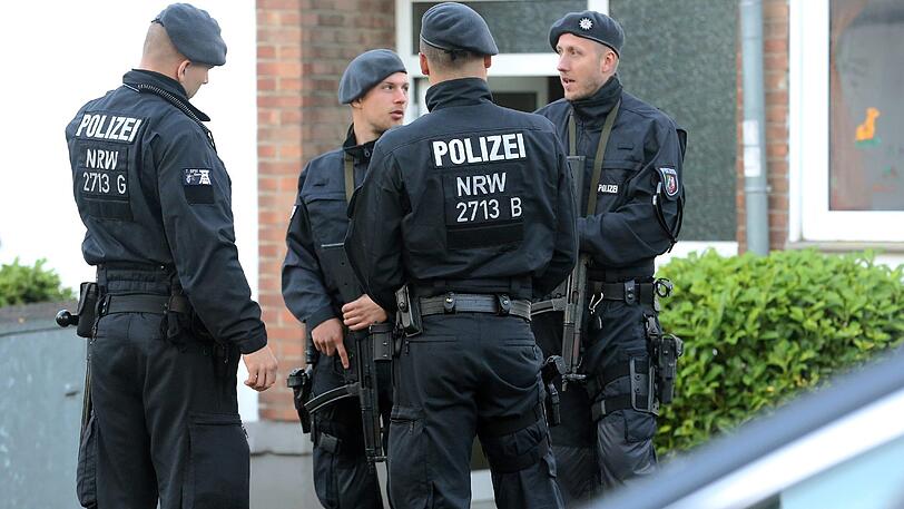 Über 700 Polizisten waren bei der Groß-Razzia gegen die Hells Angels im Einsatz