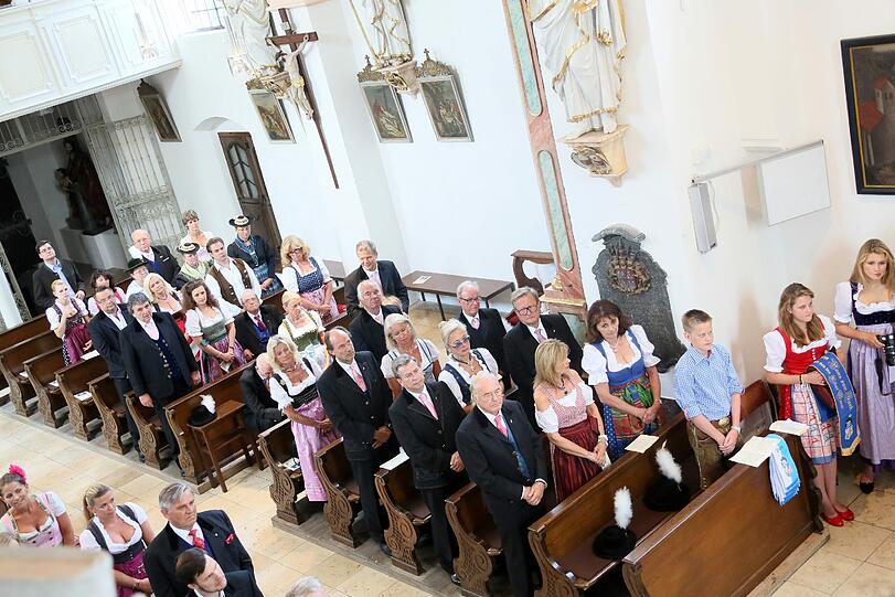 Filser-Fahnenweihe in der Heilig-Kreuz-Kirche in Forstenried. Die Bilder.