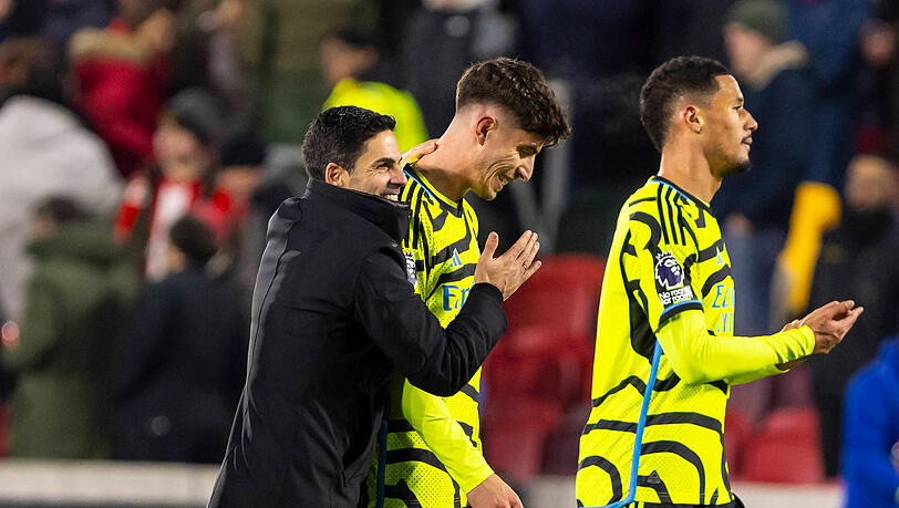 Bei Chelsea, unter Thomas Tuchel und auch zu seiner Anfangszeit beim FC Arsenal hatte Kai Havertz (m.) eine schwere Zeit. Trainer Mikel Arteta (l.) brachte den Nationalspieler wieder in die Spur. Bei Chelsea, unter Thomas Tuchel und auch zu seiner Anfangszeit beim FC Arsenal hatte Kai Havertz (m.) eine schwere Zeit. Trainer Mikel Arteta (l.) brachte den Nationalspieler wieder in die Spur.