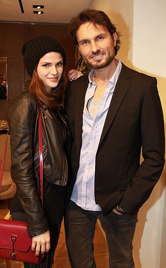 Model und Schauspielerin: Lisa Tomaschewsky. Schauspieler und Regisseur: Simon Verhoeven