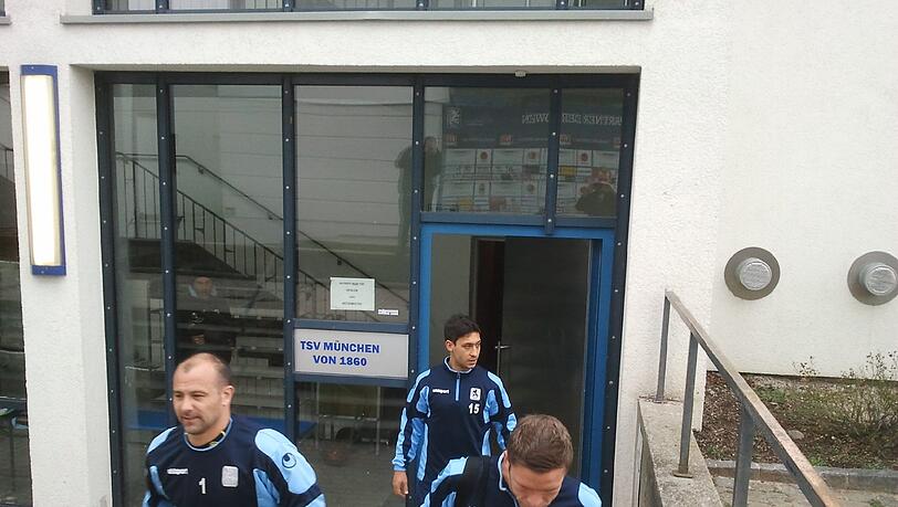 Der Neuzugang aus Mainz, Malik Fathi, ist zum ersten Mal auf dem Trainingsgeländer an der Grünwalder Straße zu sehen. Hier die Bilder! Der Neuzugang aus Mainz, Malik Fathi, ist zum ersten Mal auf dem Trainingsgeländer an der Grünwalder Straße zu sehen. Hier die Bilder!