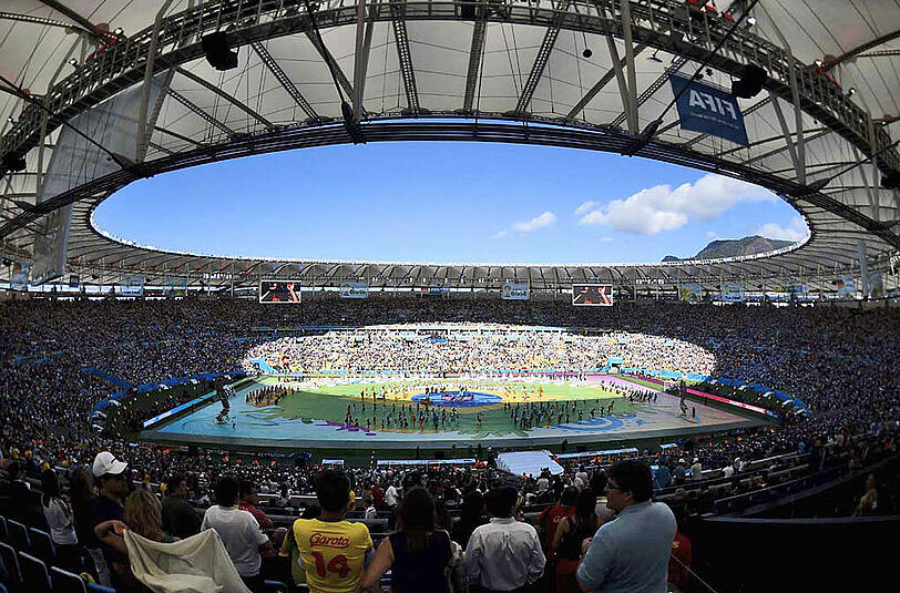 Imposant - der Blick von der Tribüne auf den Rasen des Maracan-Stadions.