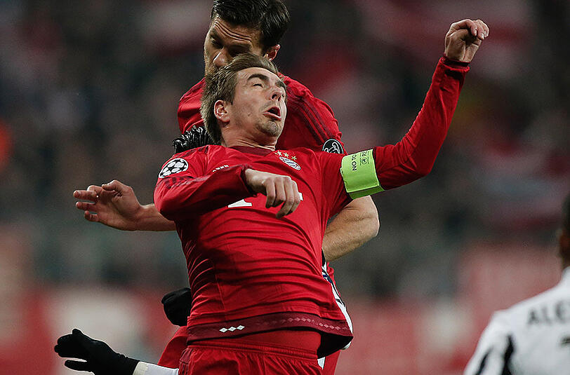 Philipp Lahm - Note 4: Versuchte, die Lücken im Zentrum irgendwie zu schließen &ndash; vergeblich. Nach vorne blieb der Kapitän blass, defensiv von Douglas Costa viel zu oft allein gelassen. In der zweiten Halbzeit häuften sich die Fehler bei Lahm, erst am Schluss ging&rsquo;s besser.