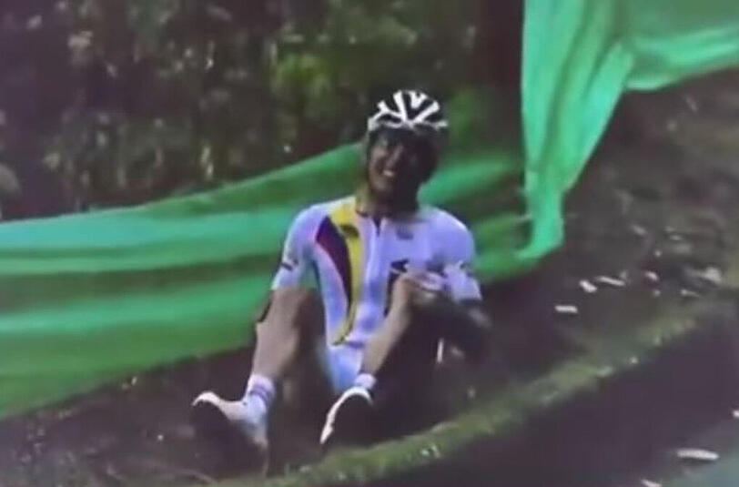 Nibali erleidet einen Schlüsselbeinbruch, Henao bricht sich das Becken.