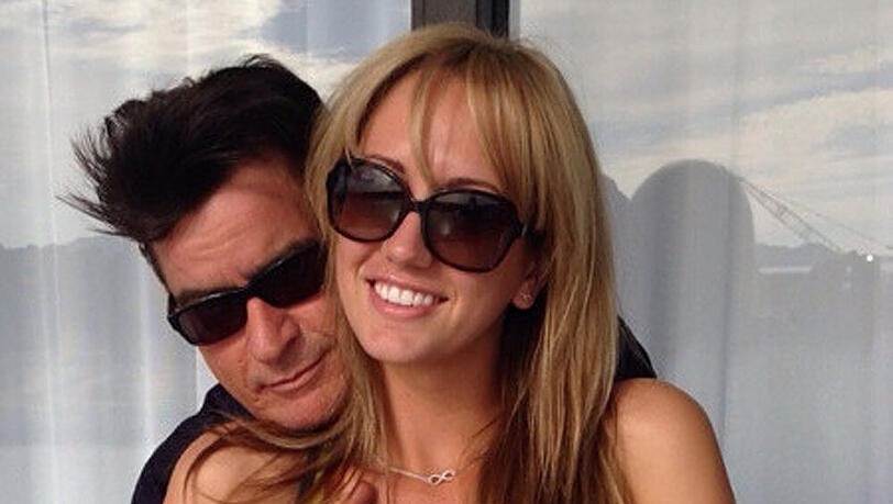 Charlie Sheen und seine Verlobte Brett Rossi Charlie Sheen und seine Verlobte Brett Rossi