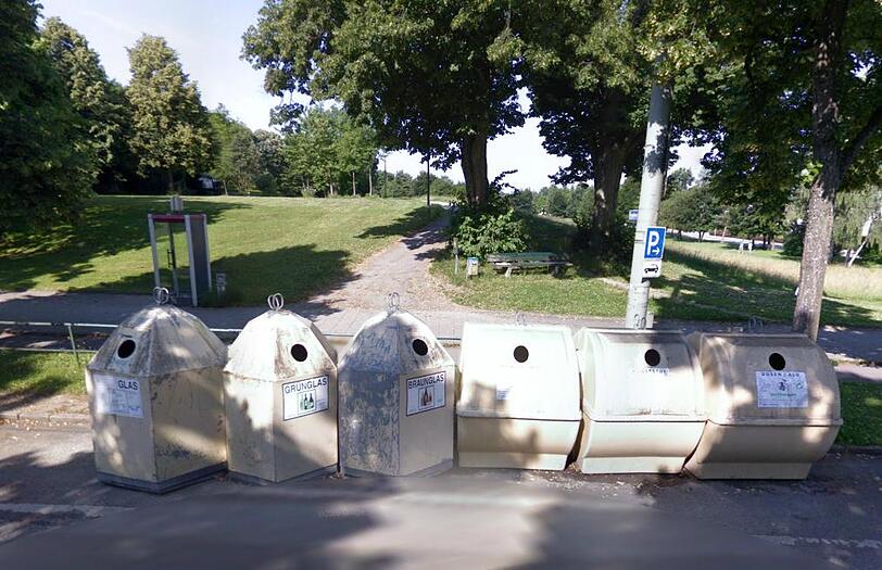 Hinter den Müllcontainern soll der Untergrund befestigt werden.