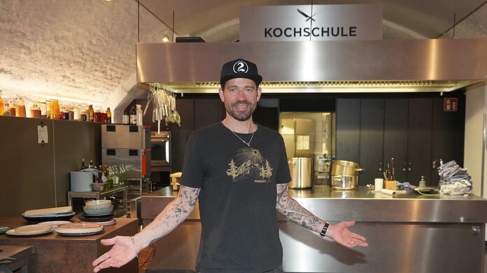 Wenn Andi Schweiger nicht draußen ist, werkelt er in seiner Kochschule am Wiener Platz.