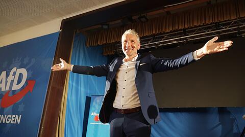 Th&uuml;ringens AfD-Landespartei- und Fraktionschef Bj&ouml;rn H&ouml;cke unterst&uuml;tzt einen Antrag zur &Auml;nderung der Unvereinbarkeitsliste der AfD. (Archivbild)