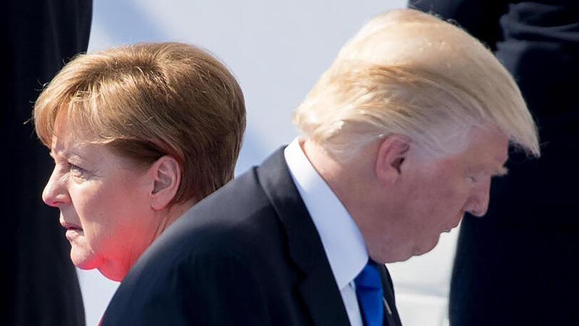 Beim Nato-Gipfel beharrte Trump in scharfem Ton auf viel höheren Rüstungsausgaben der Mitgliedstaaten.