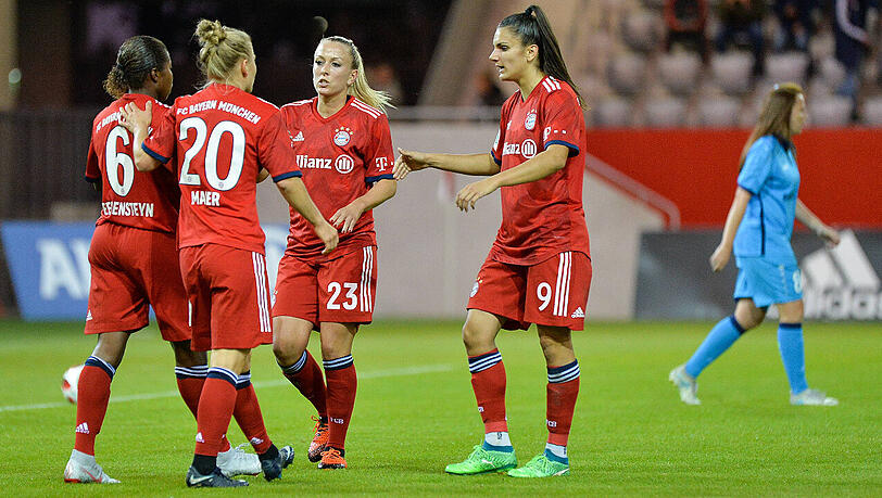 Die Bayern-Spielerinnen Lineth Beerensteyn, Leonie Maier, Mandy Islacker und Jovana Damnjanovic (von links) haben Grund zu jubeln. Die Bayern-Spielerinnen Lineth Beerensteyn, Leonie Maier, Mandy Islacker und Jovana Damnjanovic (von links) haben Grund zu jubeln.