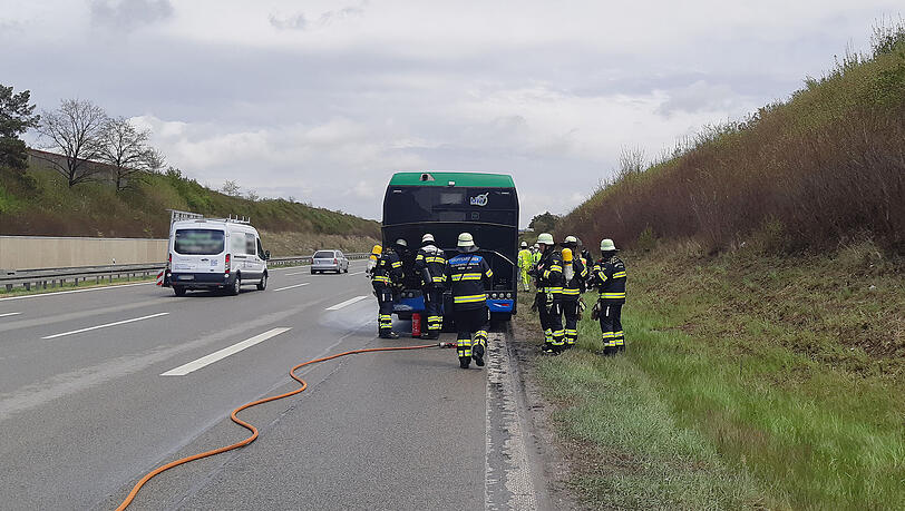 Die Feuerwehr im Einsatz auf der A94.