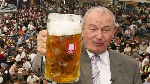 Ein Mann, eine Maß: Günther Beckstein Ein Mann, eine Maß: Günther Beckstein