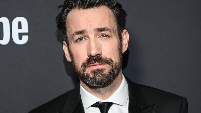 Jan K&ouml;ppen darf auch 2026 das Dschungelcamp moderieren.