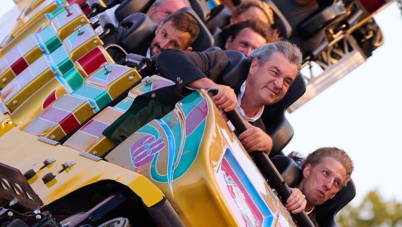 Markus Söder und Dominik Krause feiern Münchens Nominierung als deutscher Olympia-Bewerber auf dem Oktoberfest. Markus Söder und Dominik Krause feiern Münchens Nominierung als deutscher Olympia-Bewerber auf dem Oktoberfest.