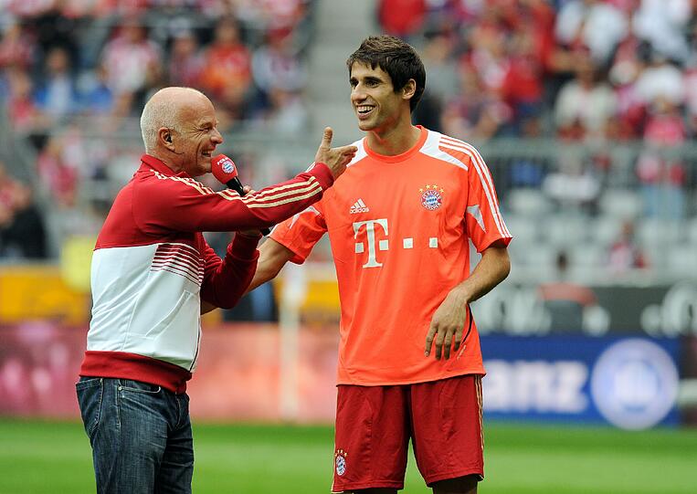 Mit 6:1 gegen Stuttgart verteidigt der FC Bayern die Tabellenführung verteidigt - und legt den besten Saisonstart seit fünf Jahren hin. Die Bilder vom Spiel