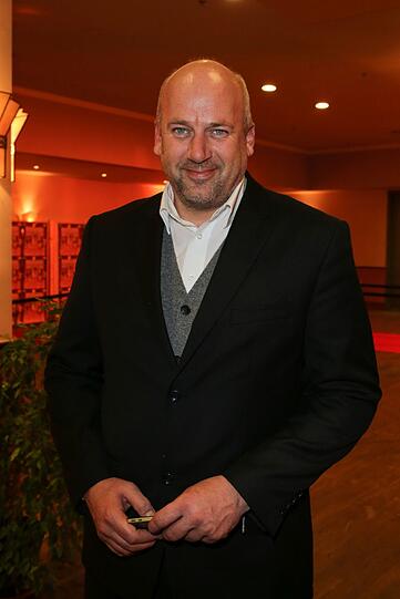 Juwelier Jens Schniedenharn, der langjährige Partner von Schauspielerin Suzanne von Borsody, feiert die Jubiläumstournee "30 Jahre Steiners Theaterstadl" am Dienstag im Paulaner am Nockherberg.
