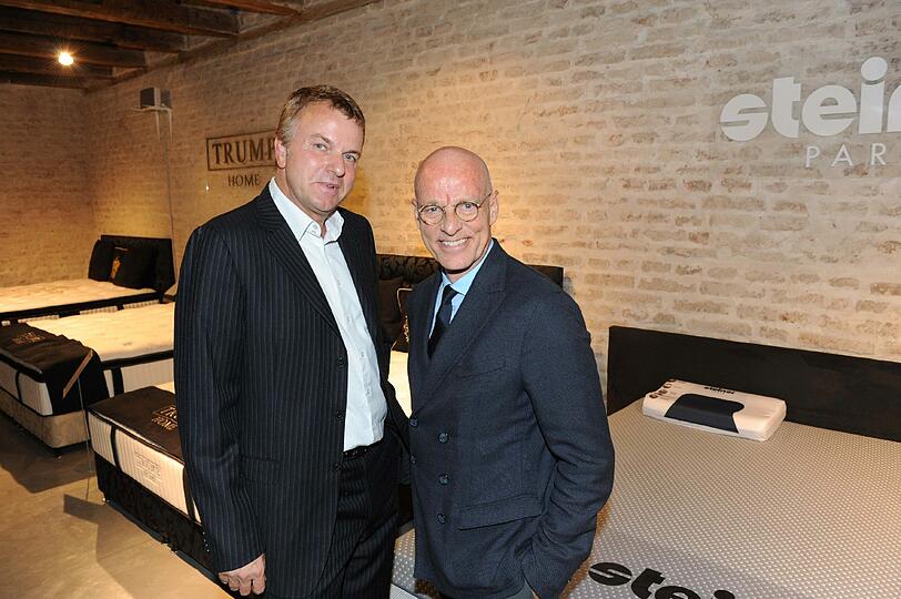 Dr. med. Werner Lehner und Dr. med. Ulrich Bauhofer bei der Eröffnung des Betten Concept Store am 29.08.2013 in München.