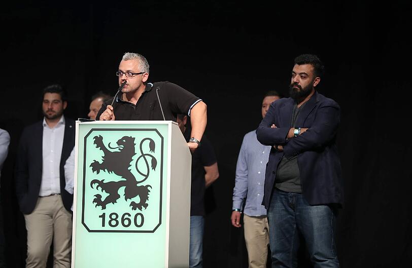 Die Bilder von der Mitgliederversammlung der Münchner Löwen im Zenith.