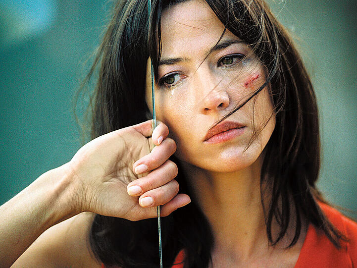 "Fluchtpunkt Nizza": Chiara Manzoni (Sophie Marceau) wurde von einem ihrer Verfolger brutal verprügelt