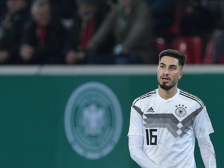 Suat Serdar spricht sich gegen Krieg aus.