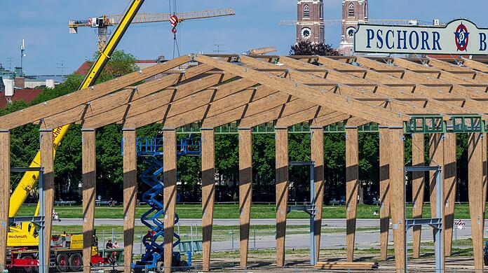Die Wiesn wird schon aufgebaut - aber kann sie heuer stattfinden?