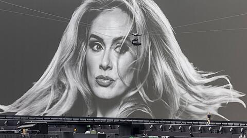 Adele-Arena auf dem Messegelände in München. Eine konkrete Gefährdungslage für die Konzerte der britischen Sängerin in der bayerischen Landeshauptstadt sieht die Polizei derzeit nicht.