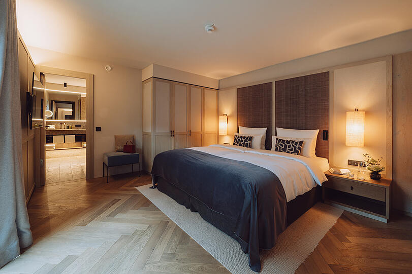 Ein Zimmer im kernsanierten Parkhotel, das erst im August 2021 wiedereröffnet hat. Ein Zimmer im kernsanierten Parkhotel, das erst im August 2021 wiedereröffnet hat.