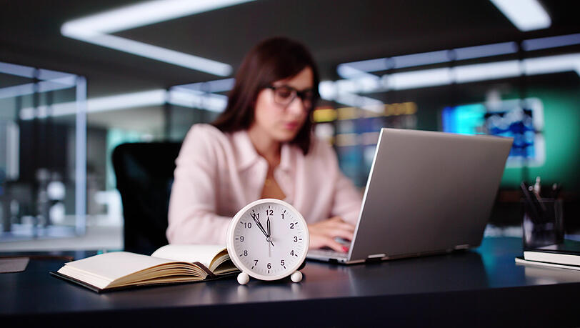 Nicht mehr acht Stunden pro Tag, sondern auch mehr arbeiten, das soll das Gesetz bald erlauben.