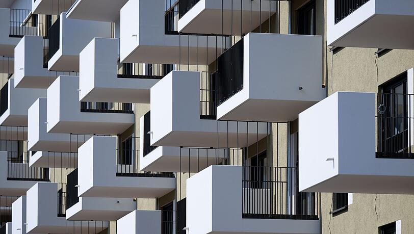 Der Wohnungsbau in Bayern bleibt weiter auf Talfahrt. (Symbolbild)